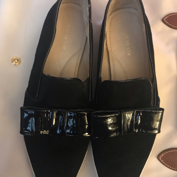 Pointy Toe Suede & Patent Leather Flats. - Picture 4 of 11